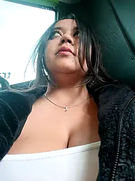 Snapshot of Cristal__04 chatting on 10.18.25 Cristal 04 online show from 10.18.25