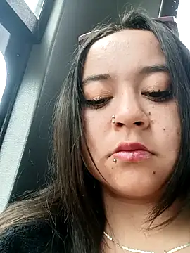 Snapshot of Cristal__04 chatting on 10.19.25 Cristal 04 online show from 10.19.25