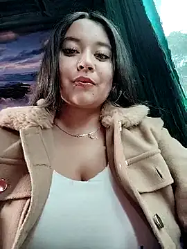 Snapshot of Cristal__04 chatting on 11.16.25 Cristal 04 online show from 11.16.25