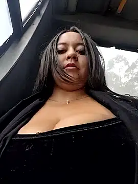 Snapshot of Cristal__04 chatting on 11.24.25 Cristal 04 online show from 11.24.25