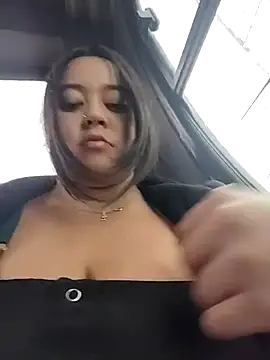 Snapshot of Cristal__04 chatting on 11.28.25 Cristal 04 online show from 11.28.25