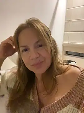 Leyna liu online show from 11.22.25