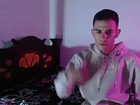 isaaclatino online show from 12.13.24