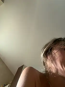 Snapshot of casalinga88 chatting on 06.17.26 casalinga88 online show from 06.17.26