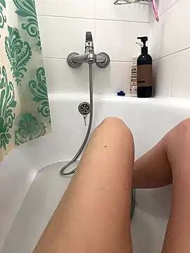 Snapshot of Adela_Vetta chatting on 12.21.25 Adela Vetta online show from 12.21.25