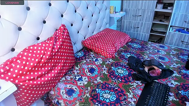 Snapshot of Krystal_Cruz chatting on 02.28.25 Krystal Cruz online show from 02.28.25