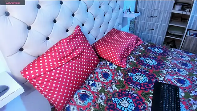 Snapshot of Krystal_Cruz chatting on 03.03.25 Krystal Cruz online show from 03.03.25