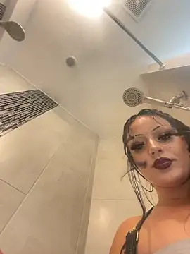 Snapshot of tatted-bitty chatting on 10.01.25 tatted-bitty online show from 10.01.25