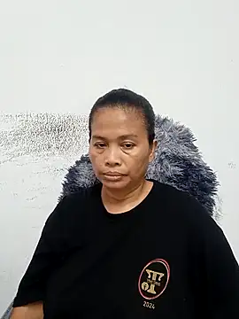 Snapshot of Fon_Bigboobs chatting on 11.22.25 Fon Bigboobs online show from 11.22.25