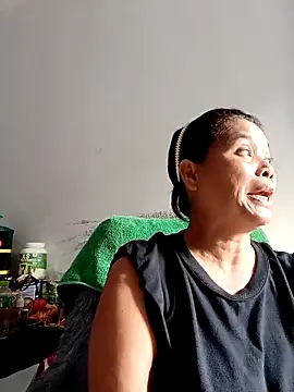 Snapshot of Fon_Bigboobs chatting on 12.21.25 Fon Bigboobs online show from 12.21.25