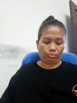 Snapshot of Fon_Bigboobs chatting on 02.04.26 Fon Bigboobs online show from 02.04.26