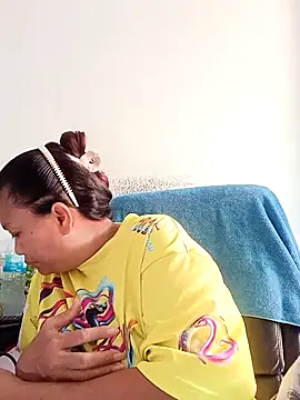 Snapshot of Fon_Bigboobs chatting on 03.16.26 Fon Bigboobs online show from 03.16.26