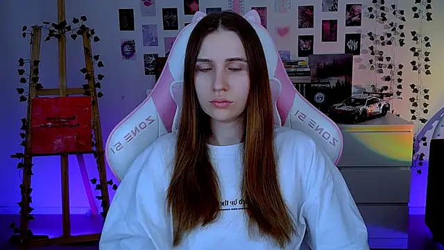 AliceCharmy online show from 10.18.25