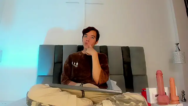 Snapshot of bunny_maxi chatting on 10.02.25 bunny maxi online show from 10.02.25