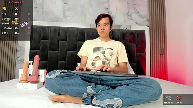 Snapshot of bunny_maxi chatting on 10.03.25 bunny maxi online show from 10.03.25