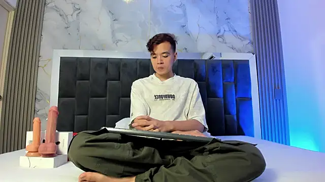 Snapshot of bunny_maxi chatting on 10.10.25 bunny maxi online show from 10.10.25