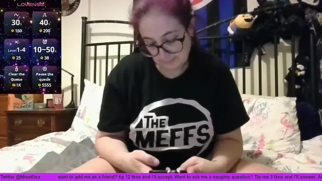 Snapshot of MissKisu chatting on 12.06.24 MissKisu online show from 12.06.24