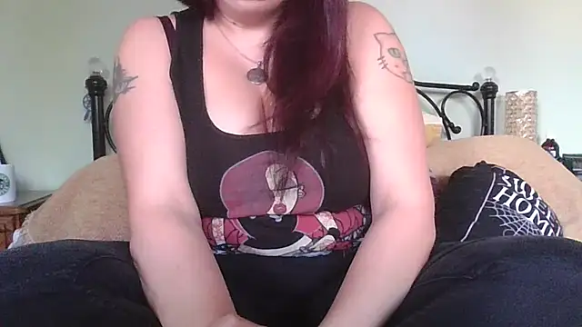 MissKisu online show from 11.13.25