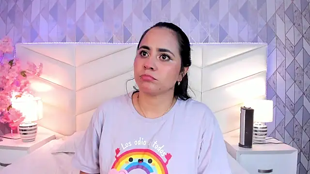 Snapshot of Brenda_Garcia chatting on 03.04.25 Brenda Garcia online show from 03.04.25