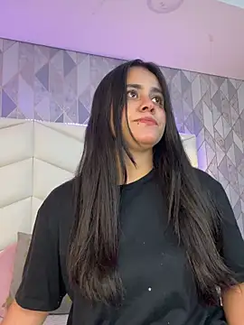 Snapshot of Brenda_Garcia chatting on 03.17.25 Brenda Garcia online show from 03.17.25