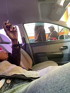 Snapshot of NillaMontana chatting on 01.04.25 NillaMontana online show from 01.04.25