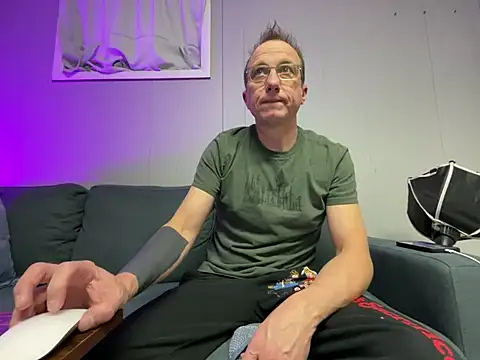 mouser21212 online show from 02.12.25