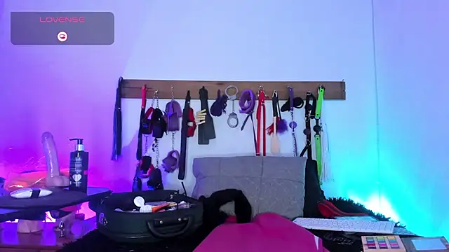 LucyStrike  online show from 12.18.25