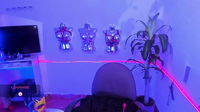 LucyStrike  online show from 06.26.26