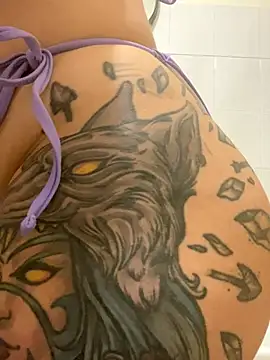 Luccreccia  online show from 11.06.25