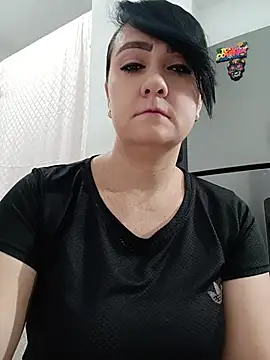 Snapshot of taalia chatting on 05.17.26 taalia online show from 05.17.26