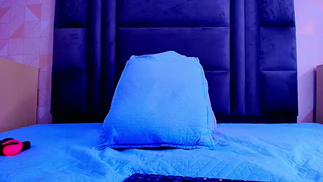 hot dione online show from 10.27.25