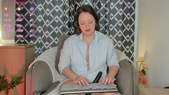 alyjonesoficiall online show from 05.02.26