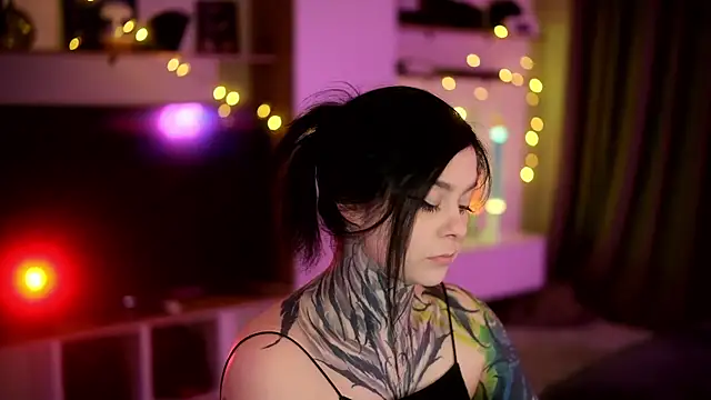 Snapshot of AcidPie chatting on 03.10.25 AcidPie online show from 03.10.25