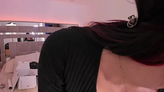 Snapshot of Nicolle_foxy chatting on 02.05.25 Nicolle foxy online show from 02.05.25