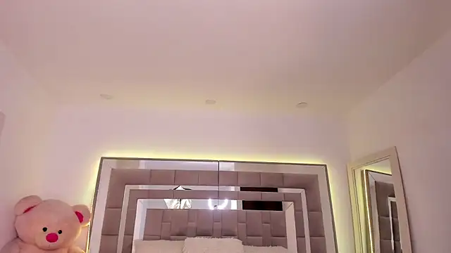 Snapshot of Nicolle_foxy chatting on 02.07.25 Nicolle foxy online show from 02.07.25