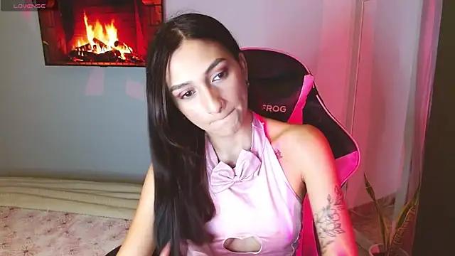 Mei Kelly online show from 11.08.25