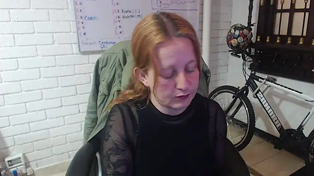 Snapshot of ViioletaMora chatting on 02.13.25 ViioletaMora online show from 02.13.25