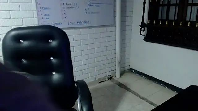 Snapshot of ViioletaMora chatting on 02.19.25 ViioletaMora online show from 02.19.25