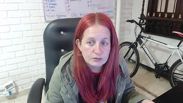 Snapshot of ViioletaMora chatting on 03.04.25 ViioletaMora online show from 03.04.25