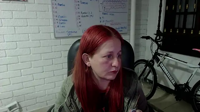 Snapshot of ViioletaMora chatting on 03.04.25 ViioletaMora online show from 03.04.25