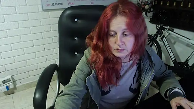 Snapshot of ViioletaMora chatting on 03.07.25 ViioletaMora online show from 03.07.25