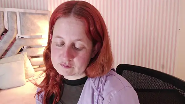 Snapshot of ViioletaMora chatting on 03.08.25 ViioletaMora online show from 03.08.25