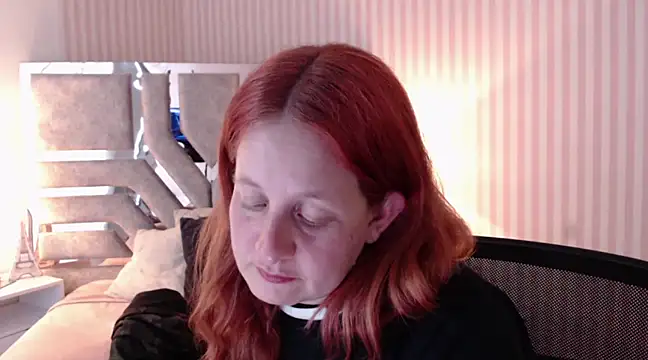 Snapshot of ViioletaMora chatting on 03.11.25 ViioletaMora online show from 03.11.25