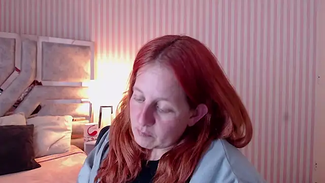 Snapshot of ViioletaMora chatting on 03.13.25 ViioletaMora online show from 03.13.25