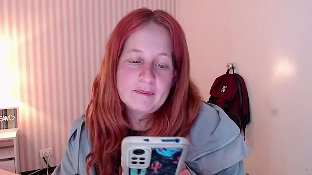 Snapshot of ViioletaMora chatting on 03.14.25 ViioletaMora online show from 03.14.25