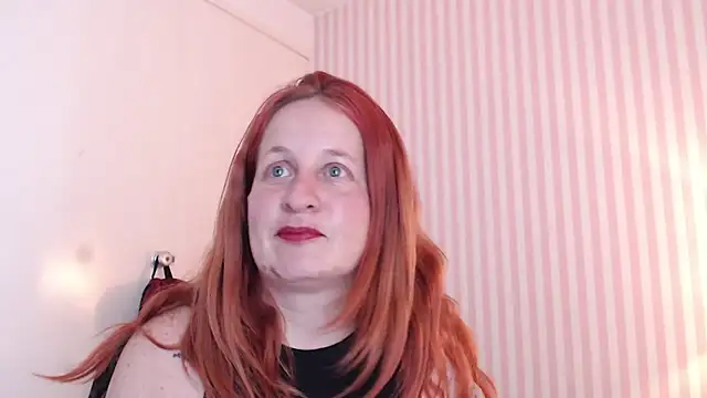 Snapshot of ViioletaMora chatting on 03.15.25 ViioletaMora online show from 03.15.25