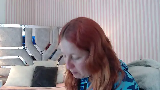 Snapshot of ViioletaMora chatting on 03.16.25 ViioletaMora online show from 03.16.25