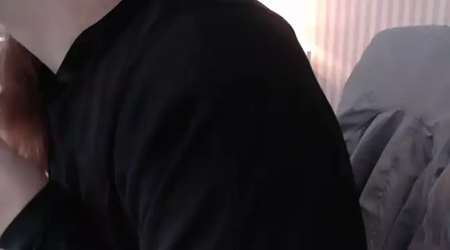 Snapshot of ViioletaMora chatting on 03.21.25 ViioletaMora online show from 03.21.25