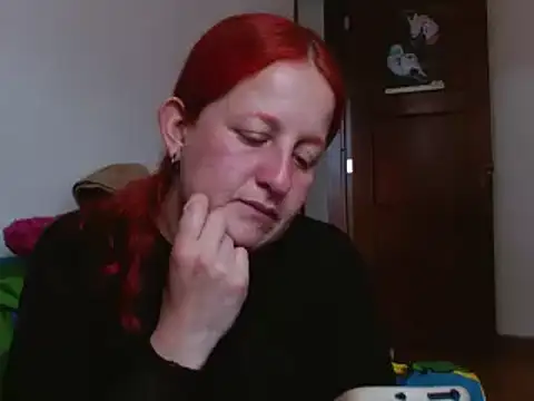 Snapshot of ViioletaMora chatting on 09.15.25 ViioletaMora online show from 09.15.25