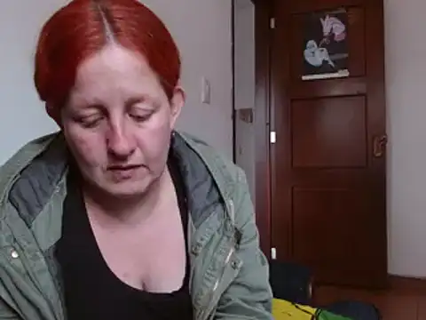 Snapshot of ViioletaMora chatting on 09.17.25 ViioletaMora online show from 09.17.25